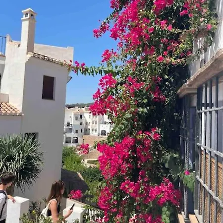 Escape To Sunny Competa, Mountain Views, Pool & Great Off-Peak Rates From October To March * Malaga