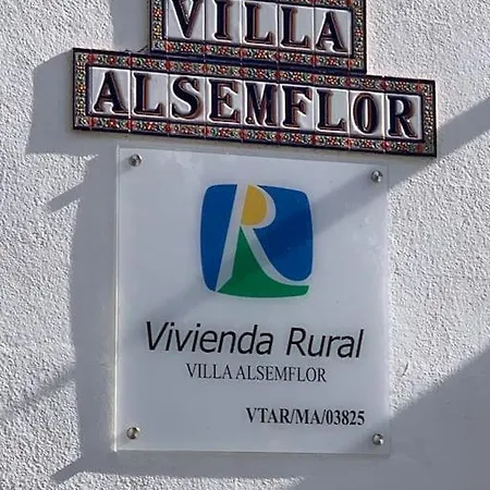 Escape To Sunny Competa, Mountain Views, Pool & Great Off-Peak Rates From October To March Apartment