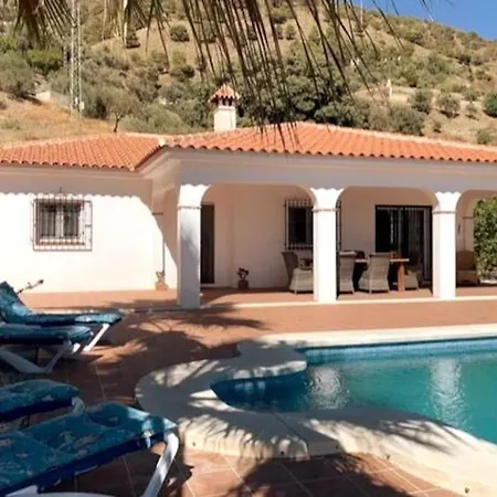 Escape To Sunny Competa, Mountain Views, Pool & Great Off-Peak Rates From October To March